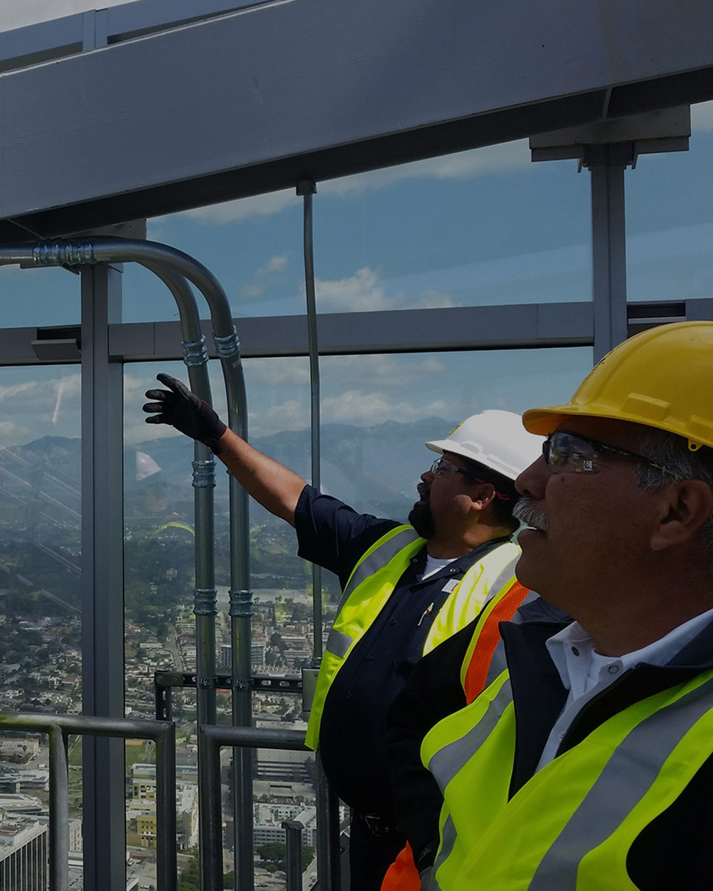 Consulting on swing stages